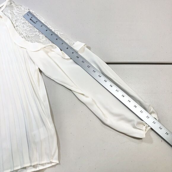 NWT Express Womens Sz S Ivory Floral Pleated Blouse Long Sheer Lace Sleeve - Picture 9 of 9